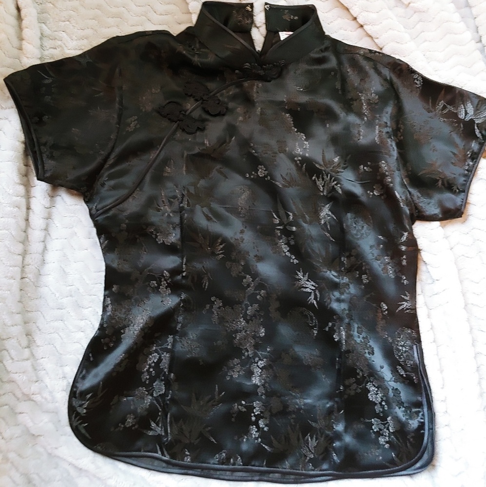 Black high-colar chinese shirt